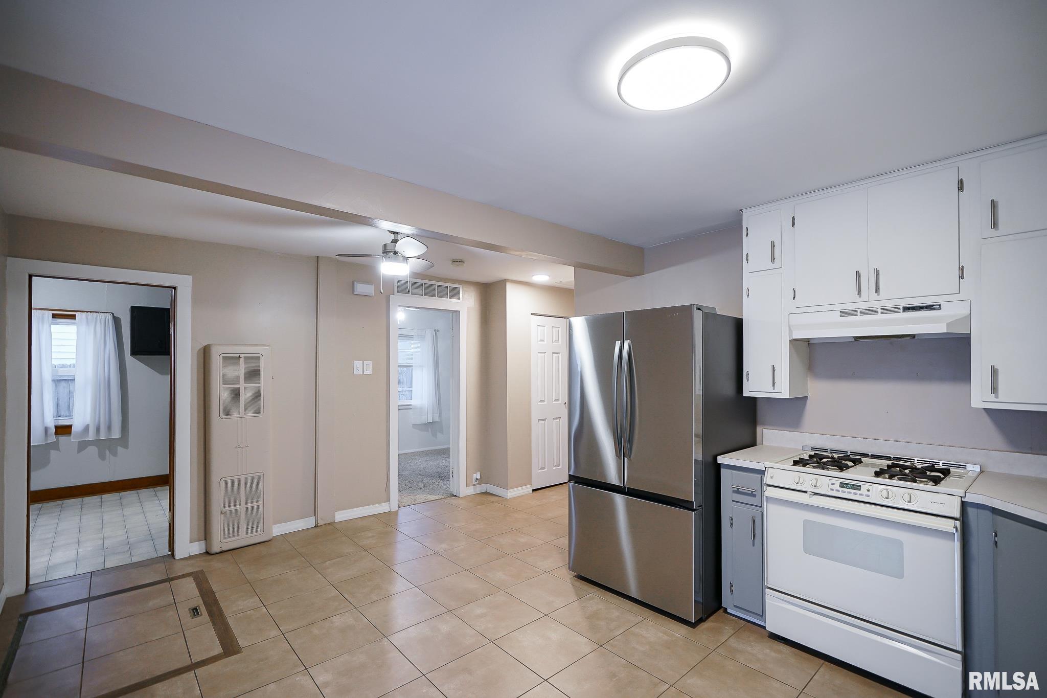 312 Carola Street Creve Coeur, IL 61610 - Photo 11 of 27