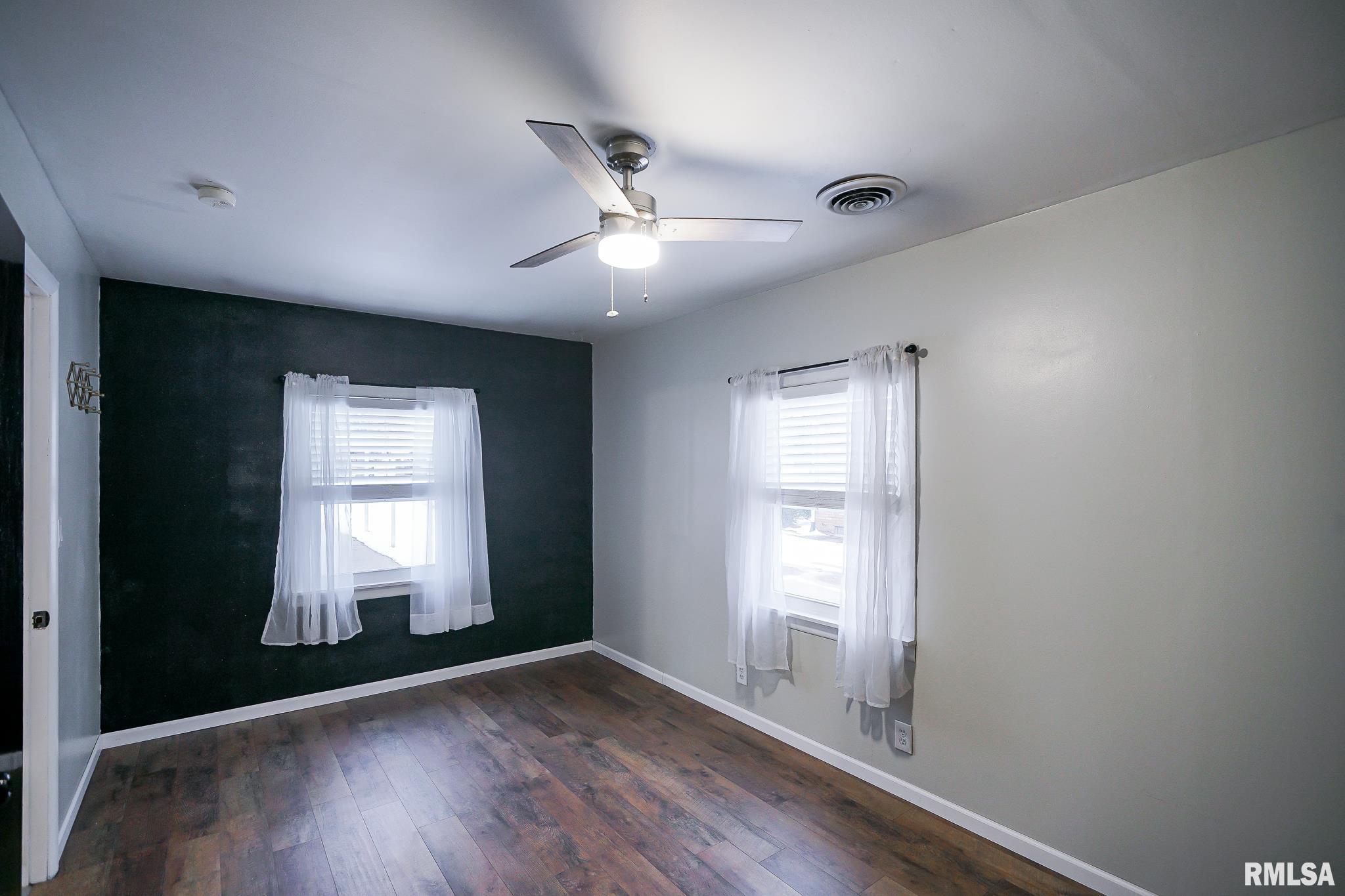 312 Carola Street Creve Coeur, IL 61610 - Photo 12 of 27