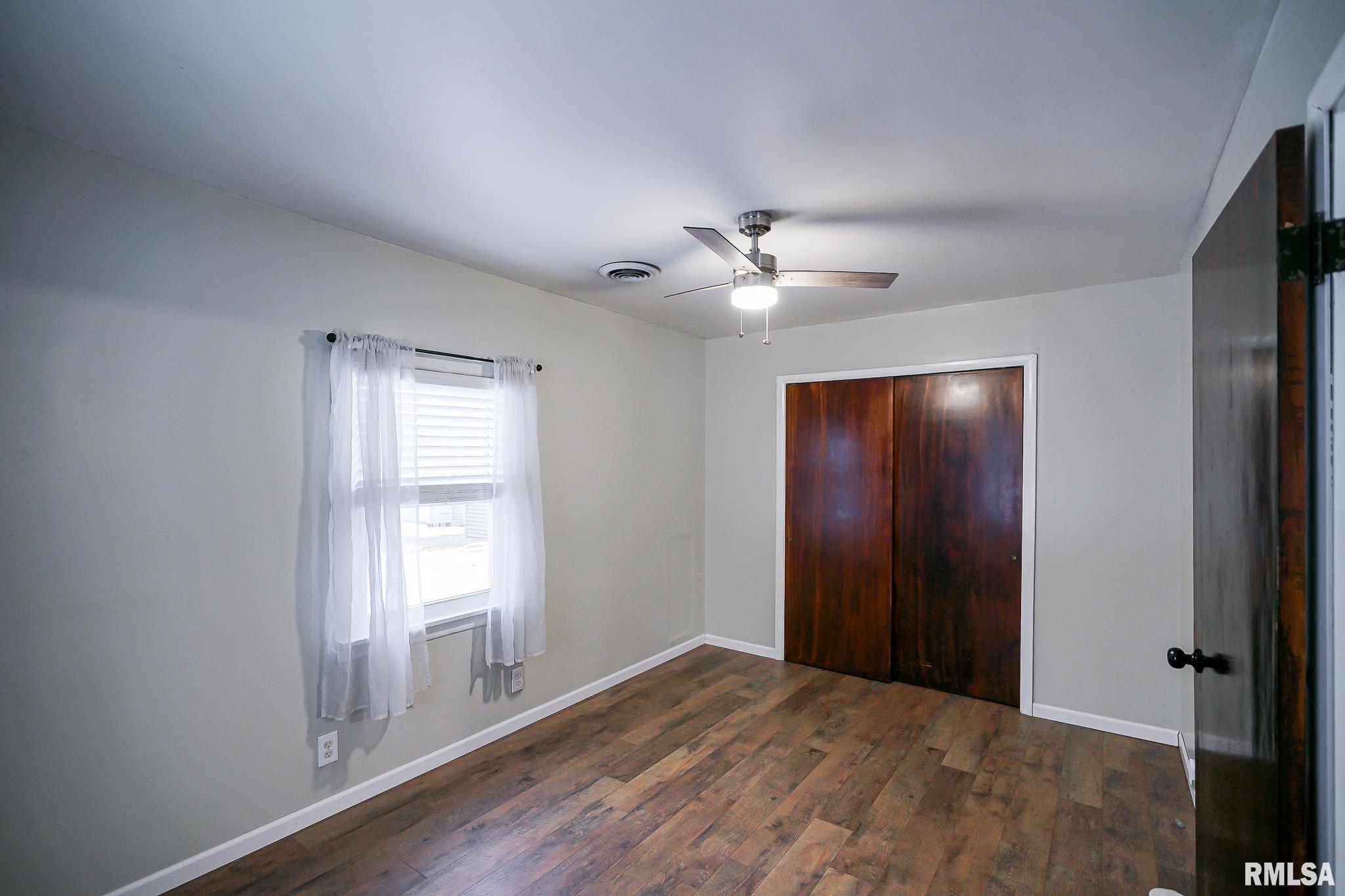 312 Carola Street Creve Coeur, IL 61610 - Photo 13 of 27