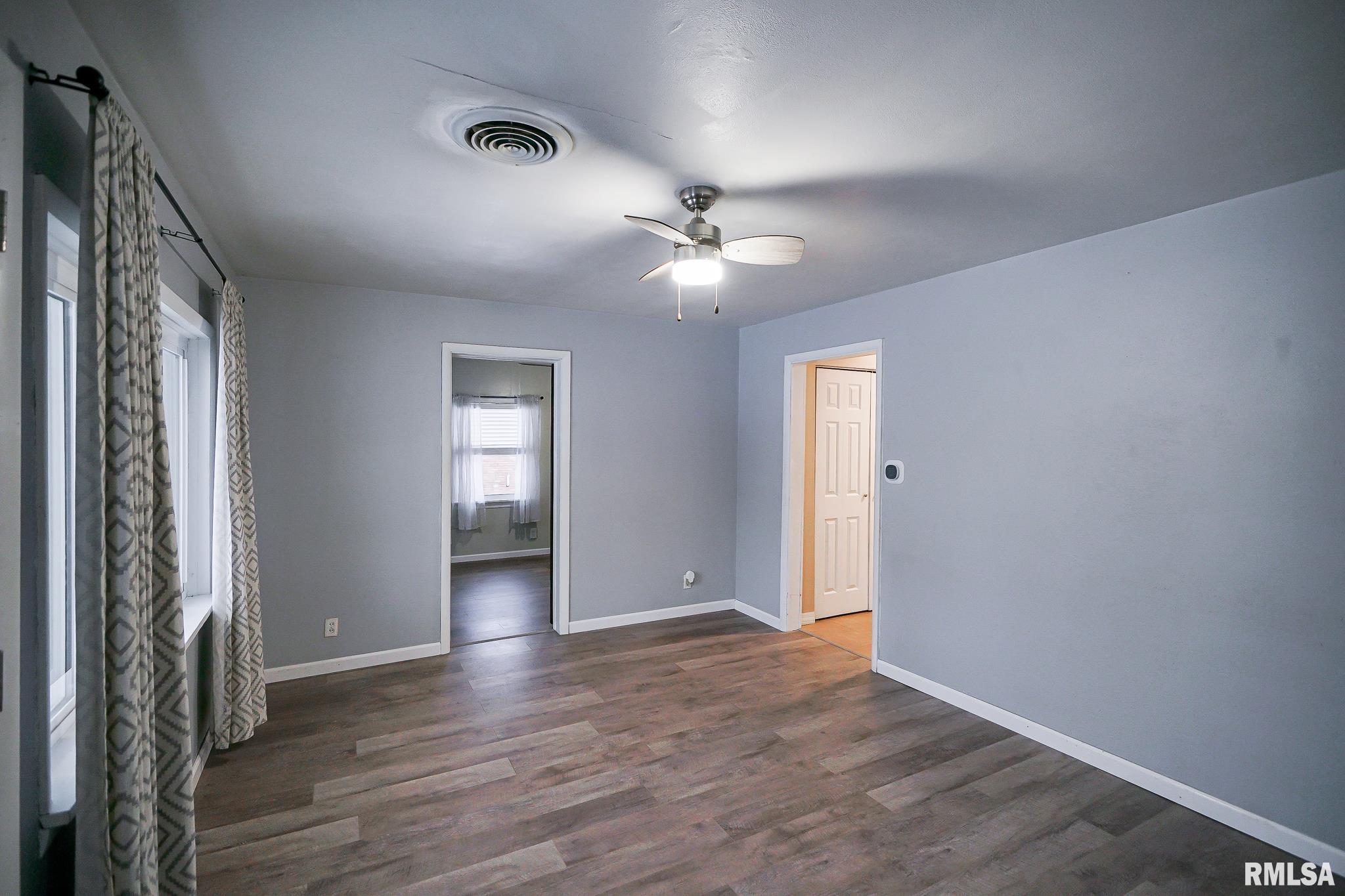 312 Carola Street Creve Coeur, IL 61610 - Photo 5 of 27