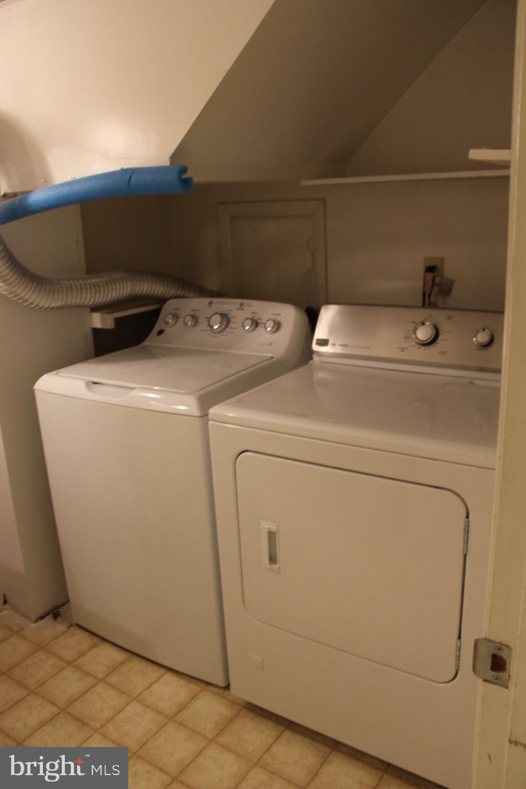 2702 Ridge Rd Drive Alexandria, VA 22302 - Photo 17 of 21 Laundry