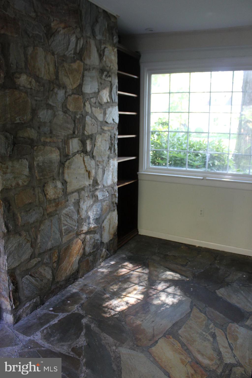 2702 Ridge Rd Drive Alexandria, VA 22302 - Photo 9 of 21 Office