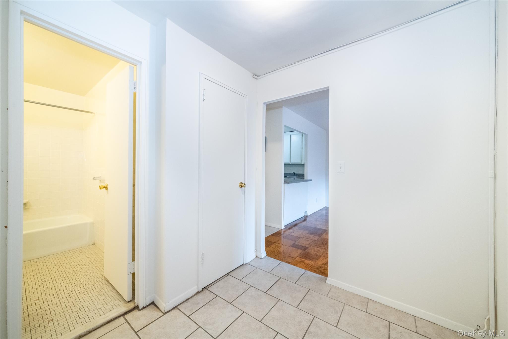 15 Lake Street, Unit 2D White Plains, NY 10603 - Photo 6 of 10 a view of an front door