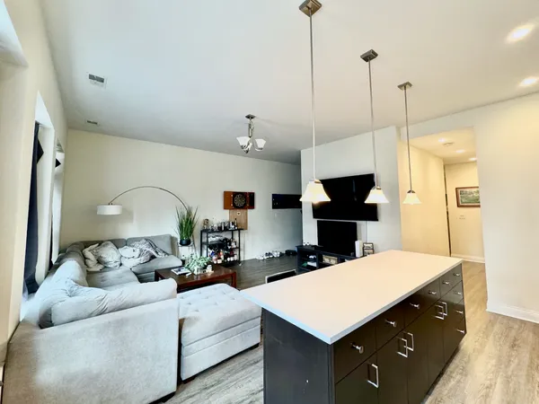 $4,000 | 1750 West North Avenue, Unit 2, Chicago, IL 60622
