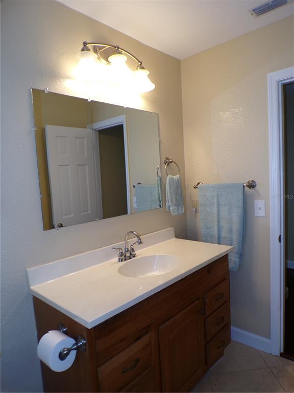 4131 Yorketowne Road Orlando, FL 32812 - Photo 34 of 53 Hallway bathroom