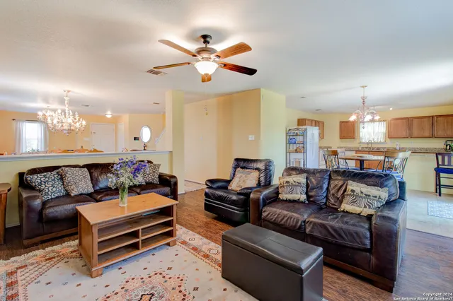 $2,150 | 7411 Copper Cove, Converse, TX 78109