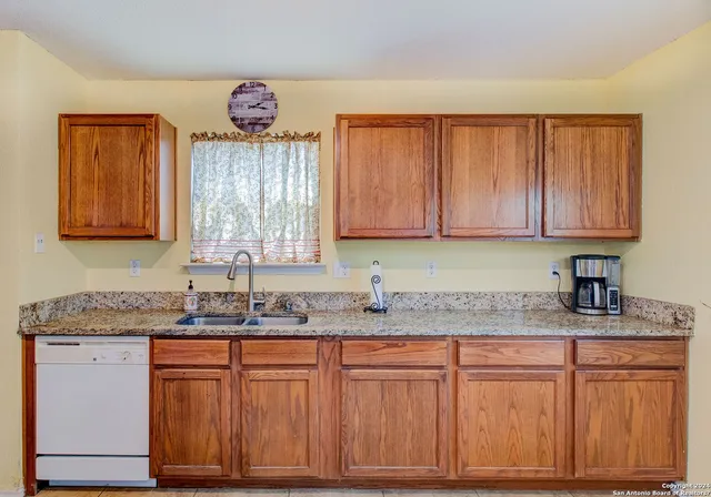 $2,150 | 7411 Copper Cove, Converse, TX 78109