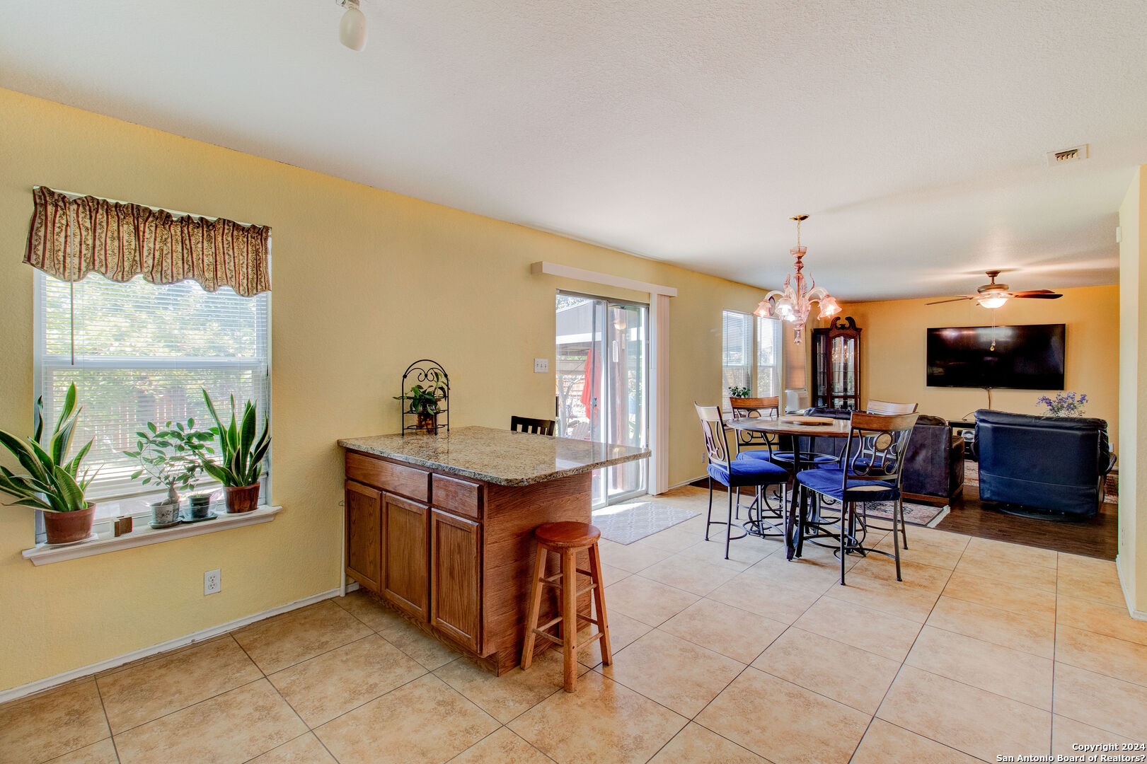 7411 Copper Cove Converse, TX 78109 - Photo 9 of 21