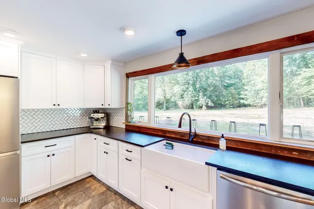 $429,900 | 151 West Mountain Road, Queensbury, NY 12804