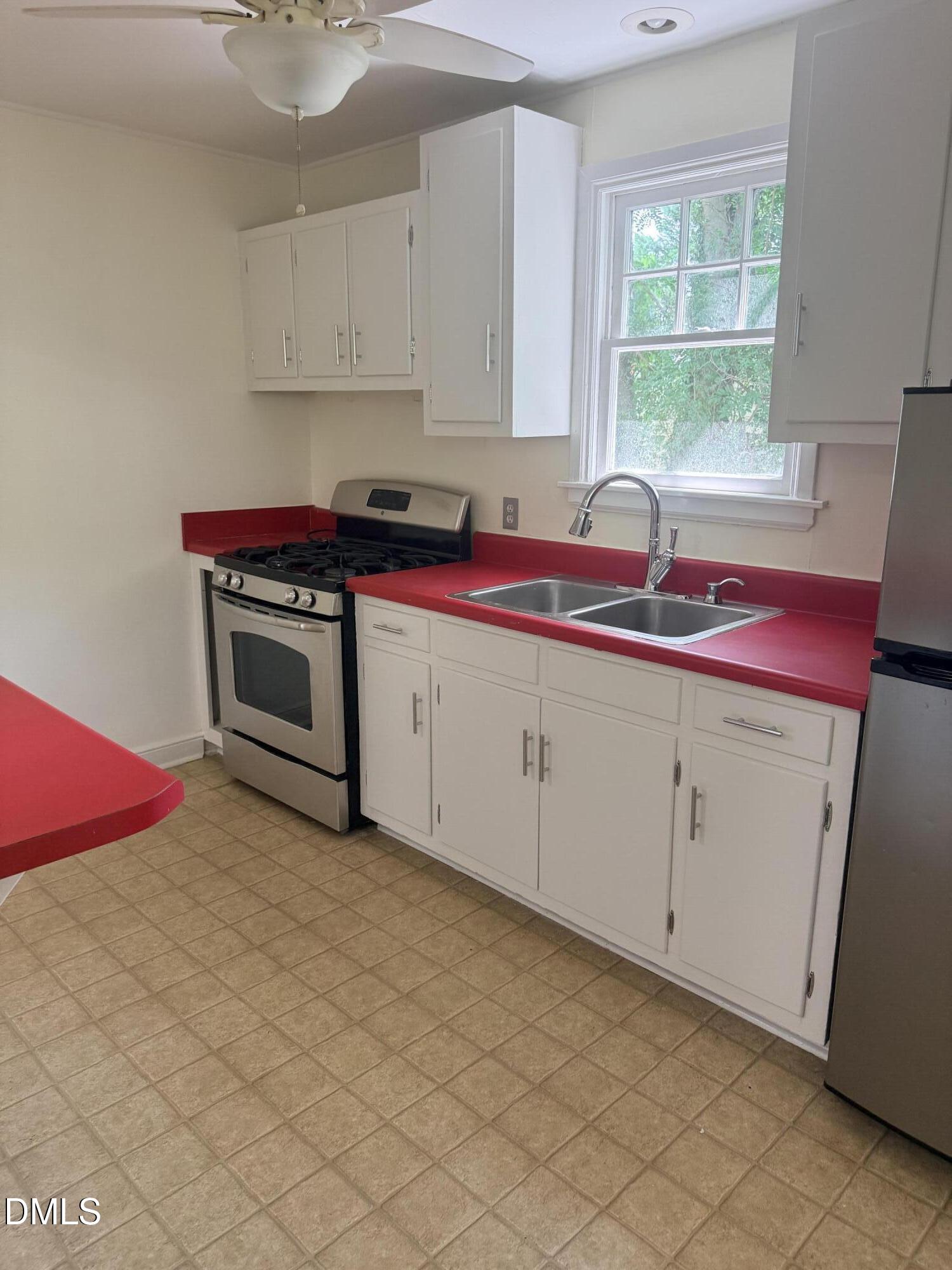 502 Frank Street Raleigh, NC 27604 - Photo 5 of 19 IMG_0940