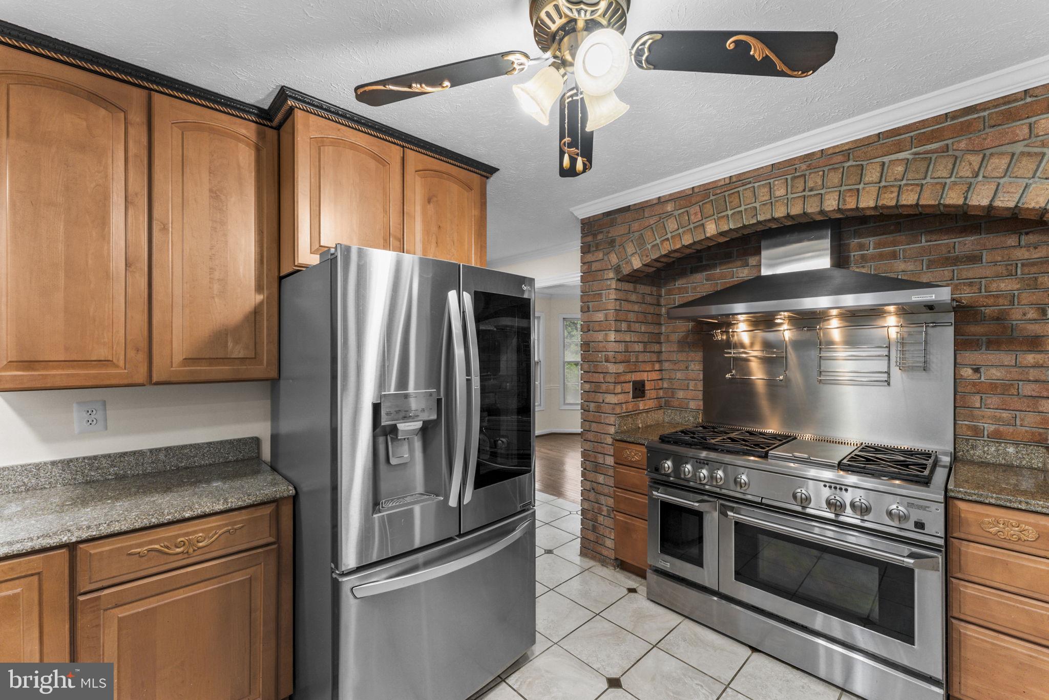 36 Rutherford Circle Sterling, VA 20165 - Photo 4 of 85