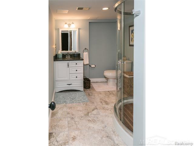 2248 South Shore Court Rochester Hills, MI 48307 - Photo 39 of 54