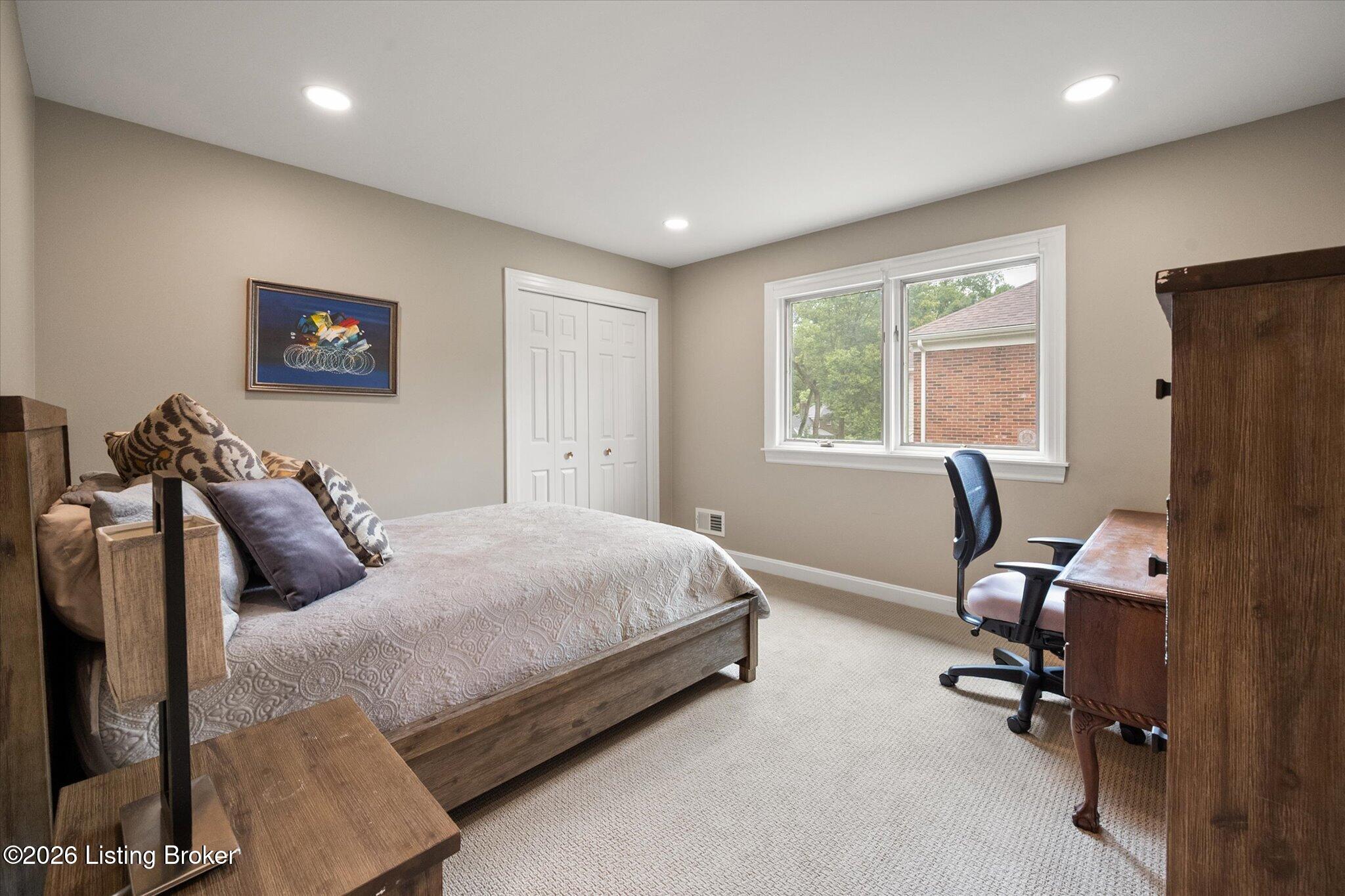 5407 Navajo Road Louisville, KY 40207 - Photo 19 of 33 Third Bedroom