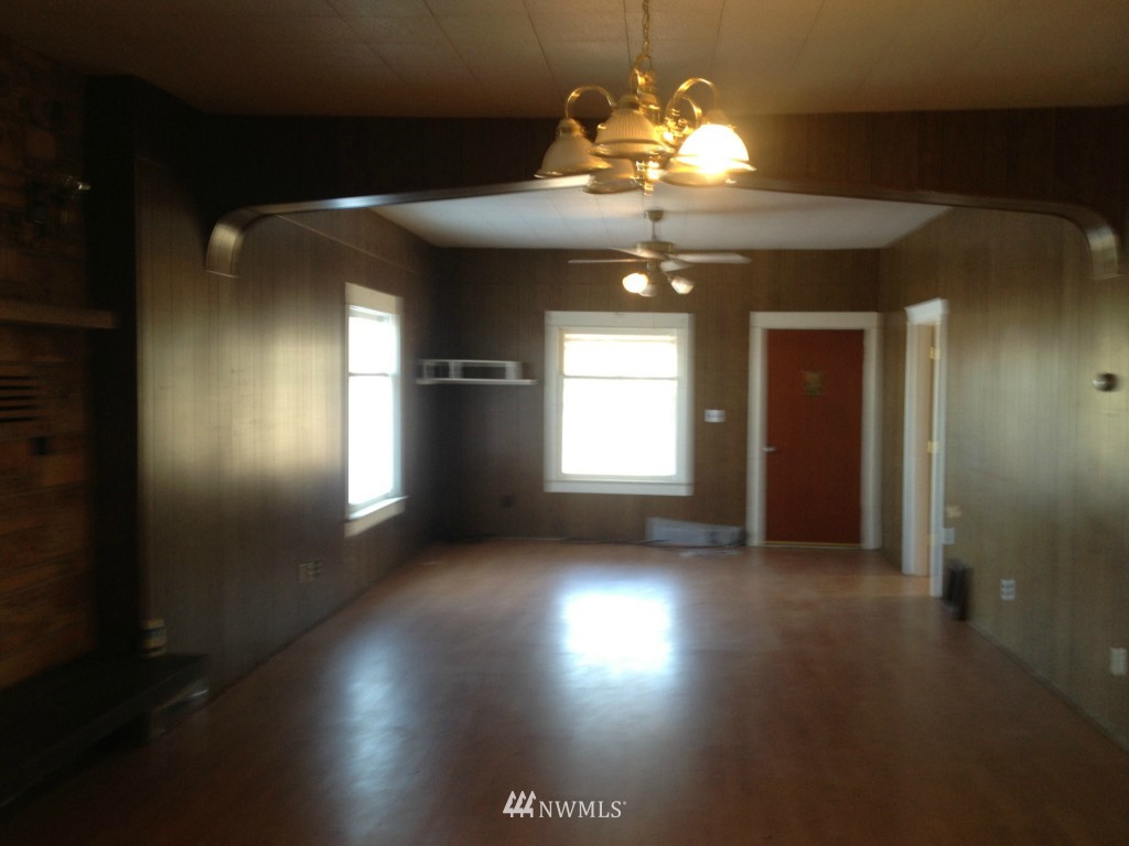 9859 Harris Road Northeast Moses Lake, WA 98837 - Photo 5 of 17 Gallery Image 5