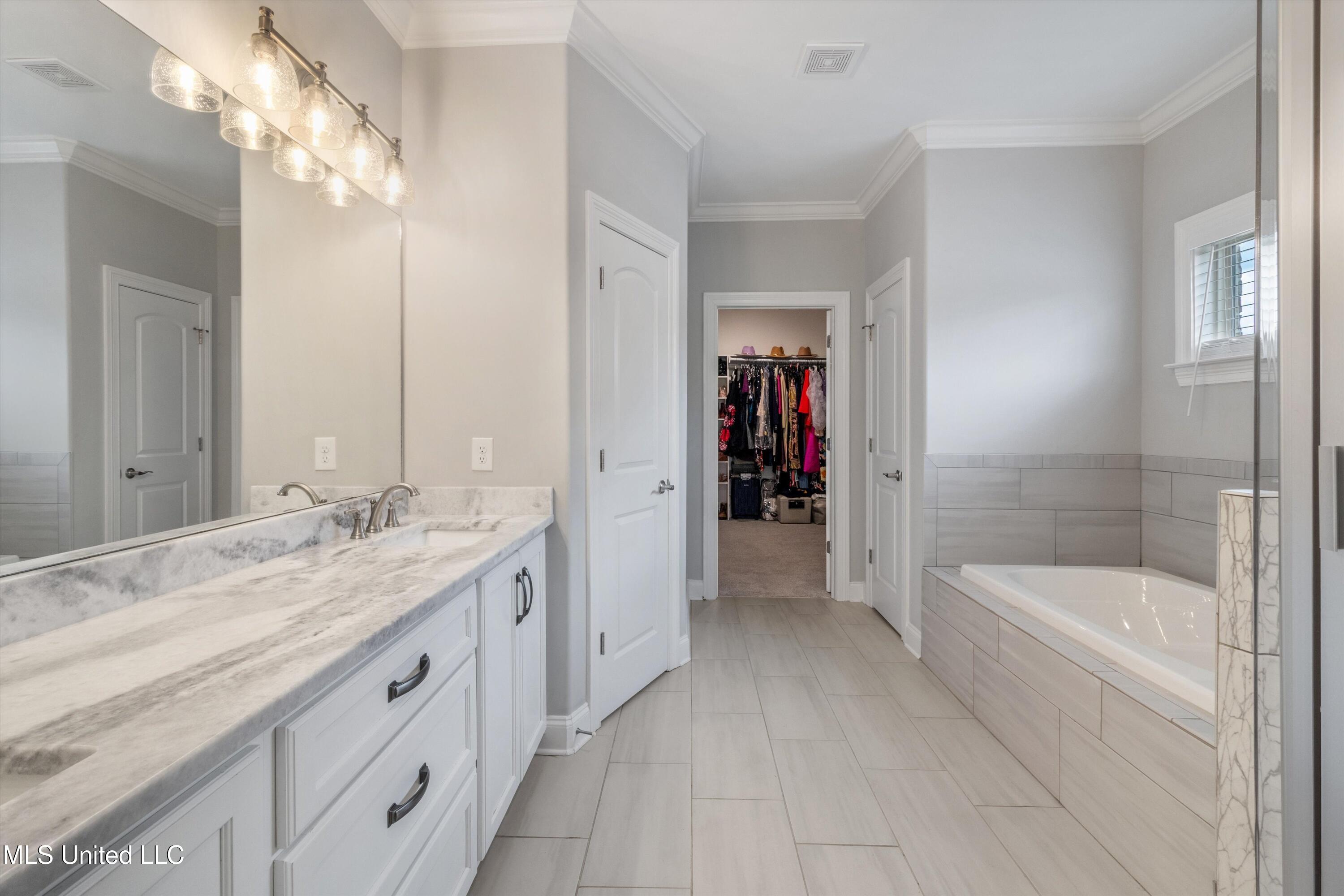 4624 Bakers Trail Nesbit, MS 38651 - Photo 13 of 27 13-4624 Bakers Trail East-52