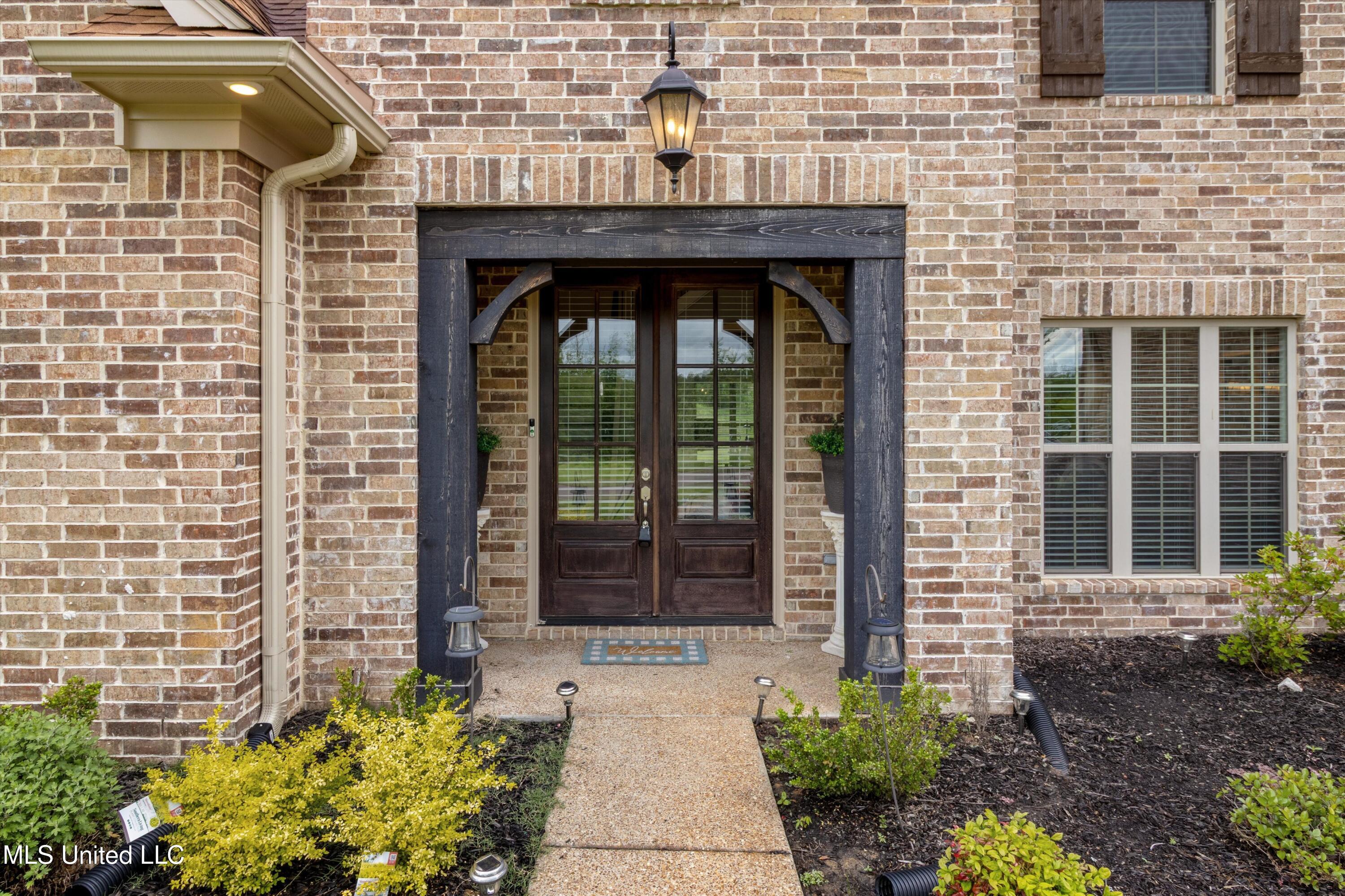 4624 Bakers Trail Nesbit, MS 38651 - Photo 2 of 27 02-4624 Bakers Trail East-41