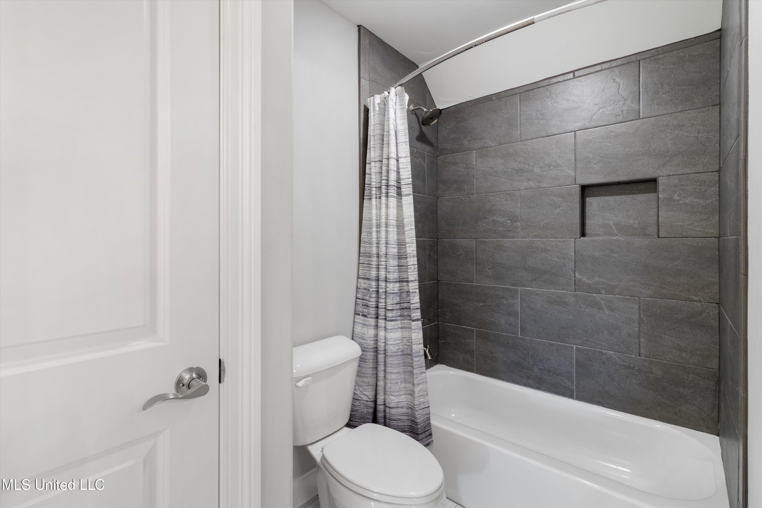 4624 Bakers Trail Nesbit, MS 38651 - Photo 21 of 27 21-4624 Bakers Trail East-60