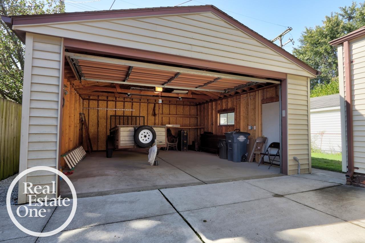 471 Touraine Road Grosse Pointe, MI 48236 - Photo 35 of 37 50191817-82bc2889-f7a5-4943-b8ec-1936164b4678.JPG