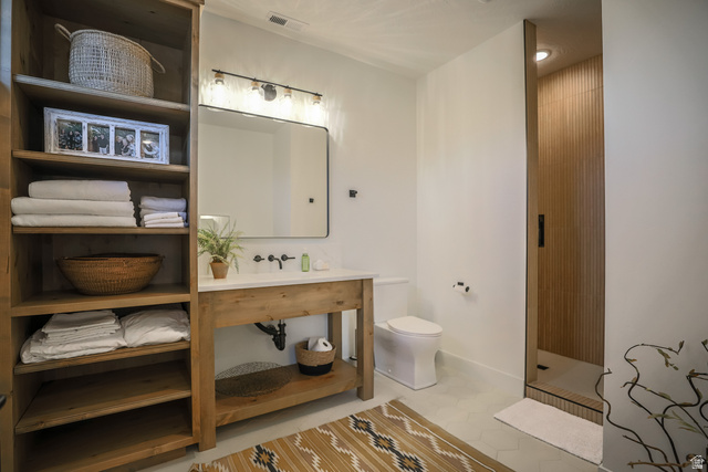 6688 Bareback Road Cedar City, UT 84720 - Photo 29 of 58 Bathroom with walk in shower