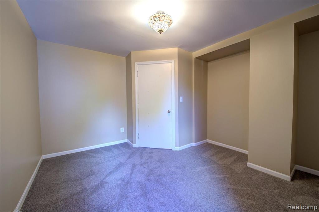 29214 Dresden Street Farmington Hills, MI 48336 - Photo 29 of 49