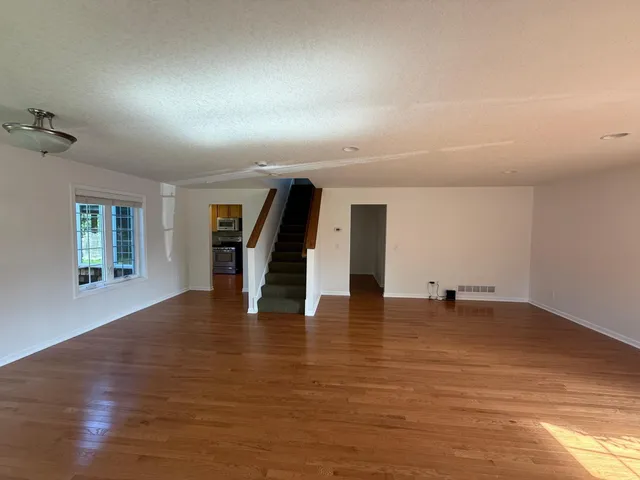 $3,200 | 709 Wayzata Boulevard East, Wayzata, MN 55391