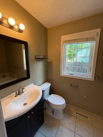 $3,200 | 709 Wayzata Boulevard East, Wayzata, MN 55391