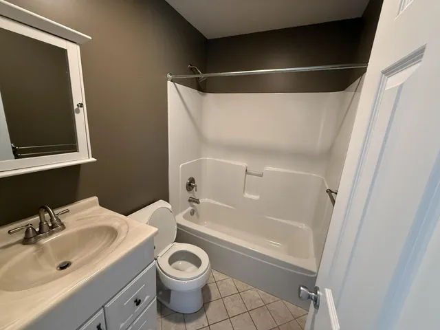 $3,200 | 709 Wayzata Boulevard East, Wayzata, MN 55391