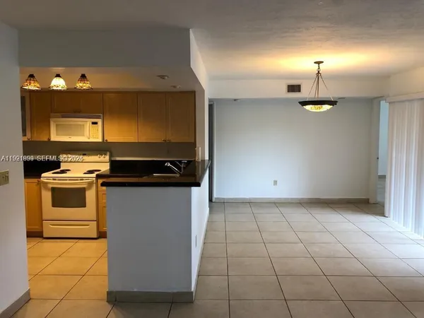$2,300 | 9135 Southwest 125th Avenue, Unit 401P, Miami, FL 33186