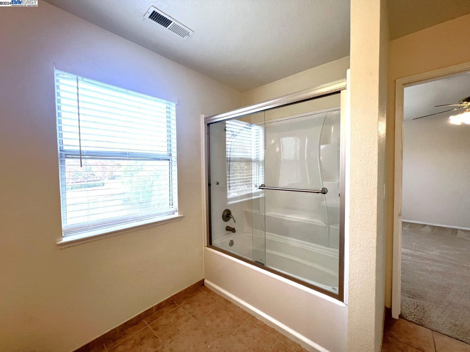 95377 Scott Tracy, CA 93577 - Photo 26 of 46 a view of empty room with window