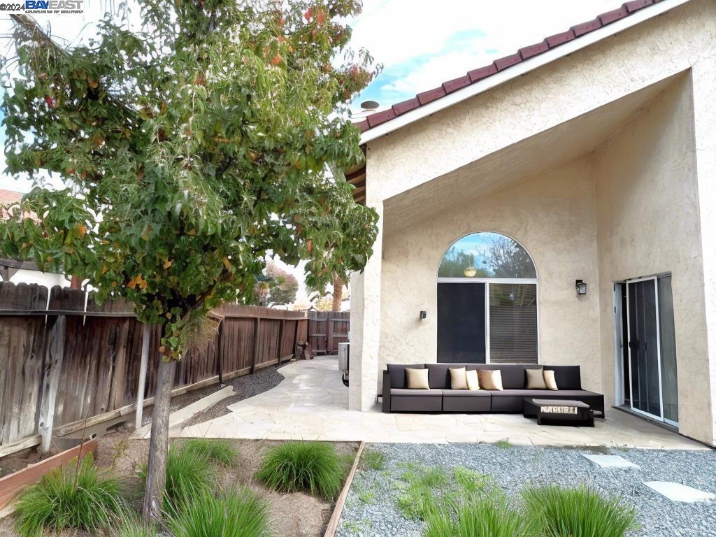 95377 Scott Tracy, CA 93577 - Photo 35 of 46 a front view of a house with garden