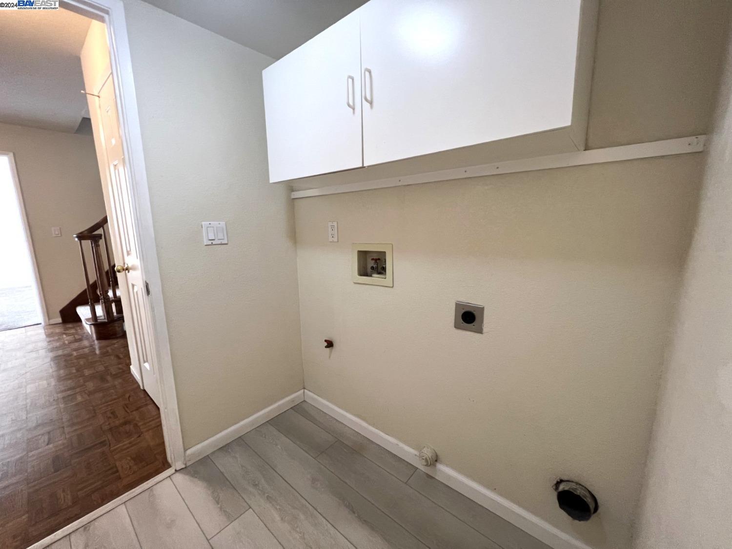 95377 Scott Tracy, CA 93577 - Photo 8 of 46 a view of a hallway