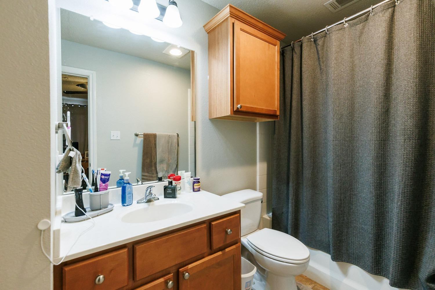 2106 Main Street Lubbock, TX 79401 - Photo 26 of 38 Primary Bathroom