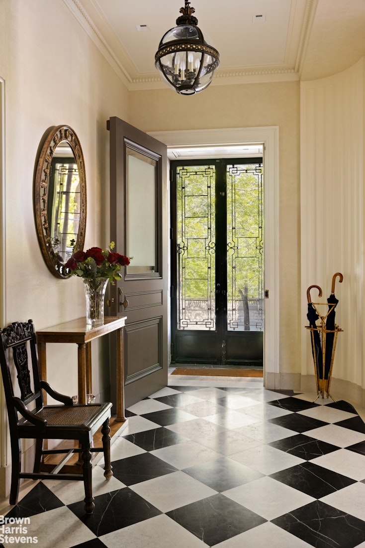 2 East 70th Street, Unit MAIS Manhattan, NY 10021 - Photo 16 of 17
