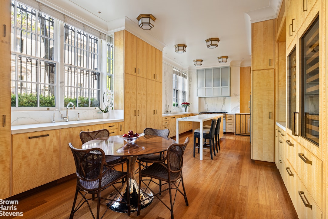 2 East 70th Street, Unit MAIS Manhattan, NY 10021 - Photo 6 of 17