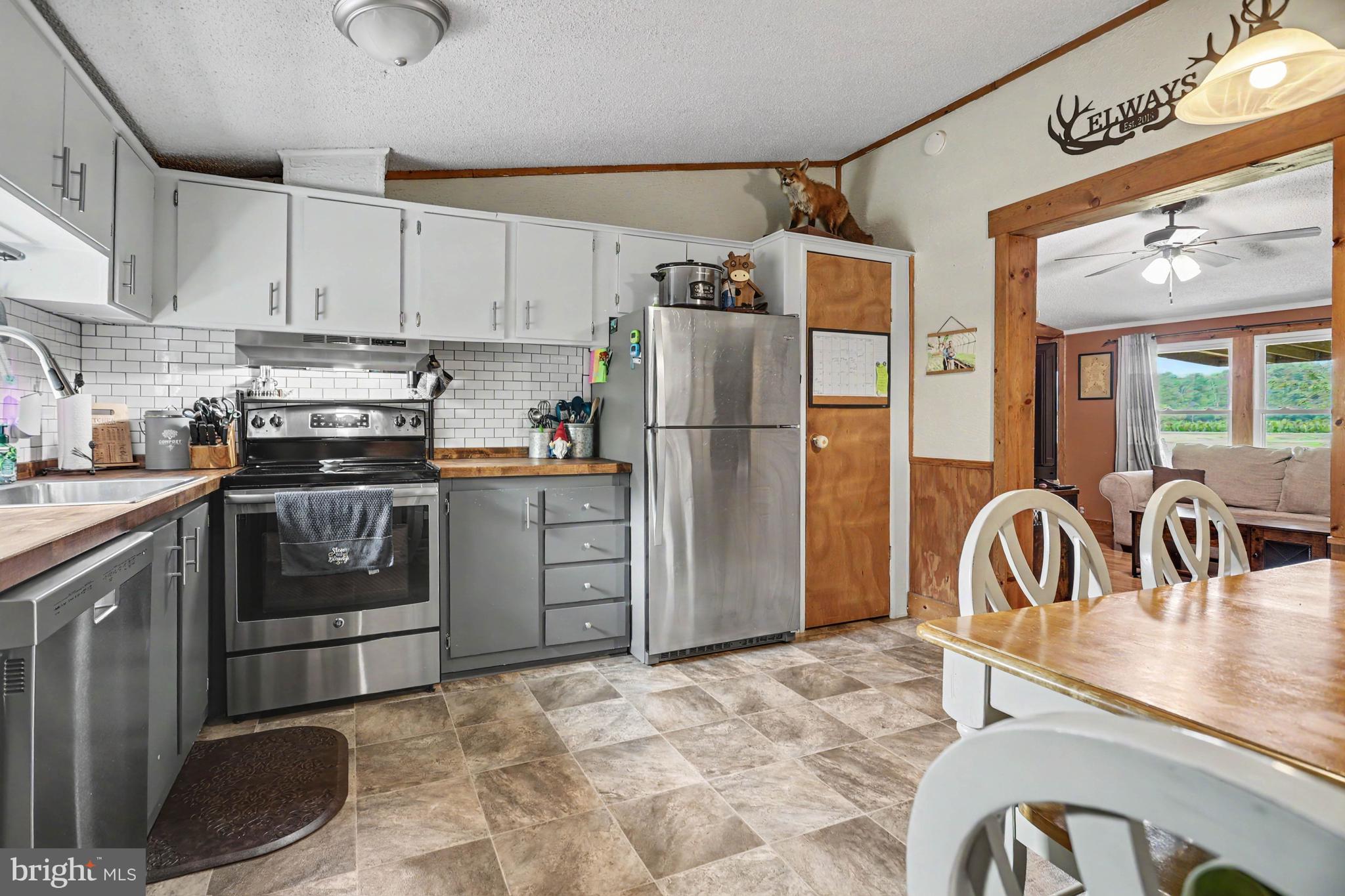49 Pickett Road Dover, PA 17315 - Photo 7 of 34