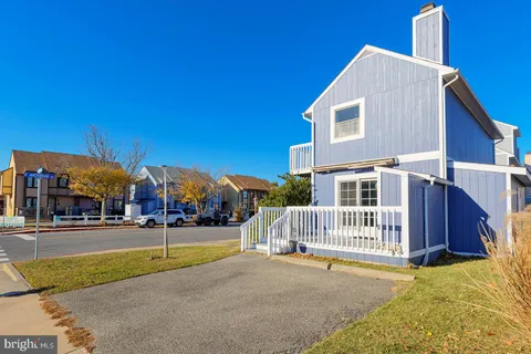 a view of a house with entertaining space