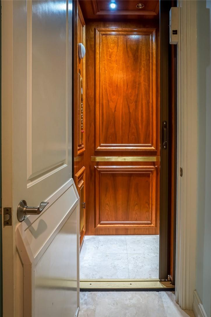 514 North Birch Road, Unit 514 Fort Lauderdale, FL 33304 - Photo 8 of 24 a view of walk in closet