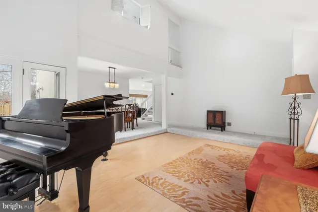 $775,000 | 5948 Hall Street, Springfield, VA 22152