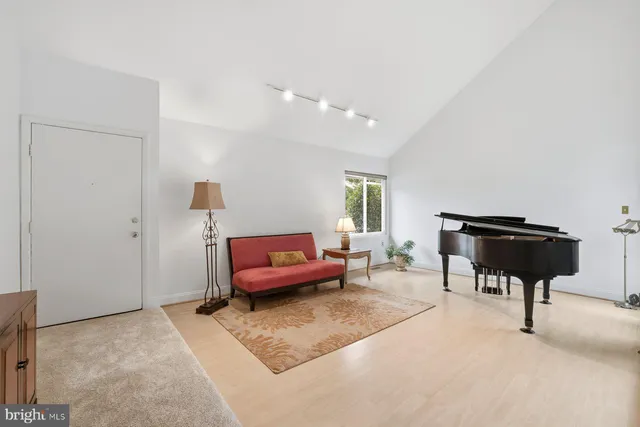 $775,000 | 5948 Hall Street, Springfield, VA 22152