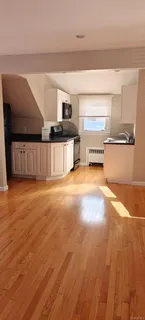 $2,350 | 28 High Street, Unit 2, Glen Cove, NY 11542