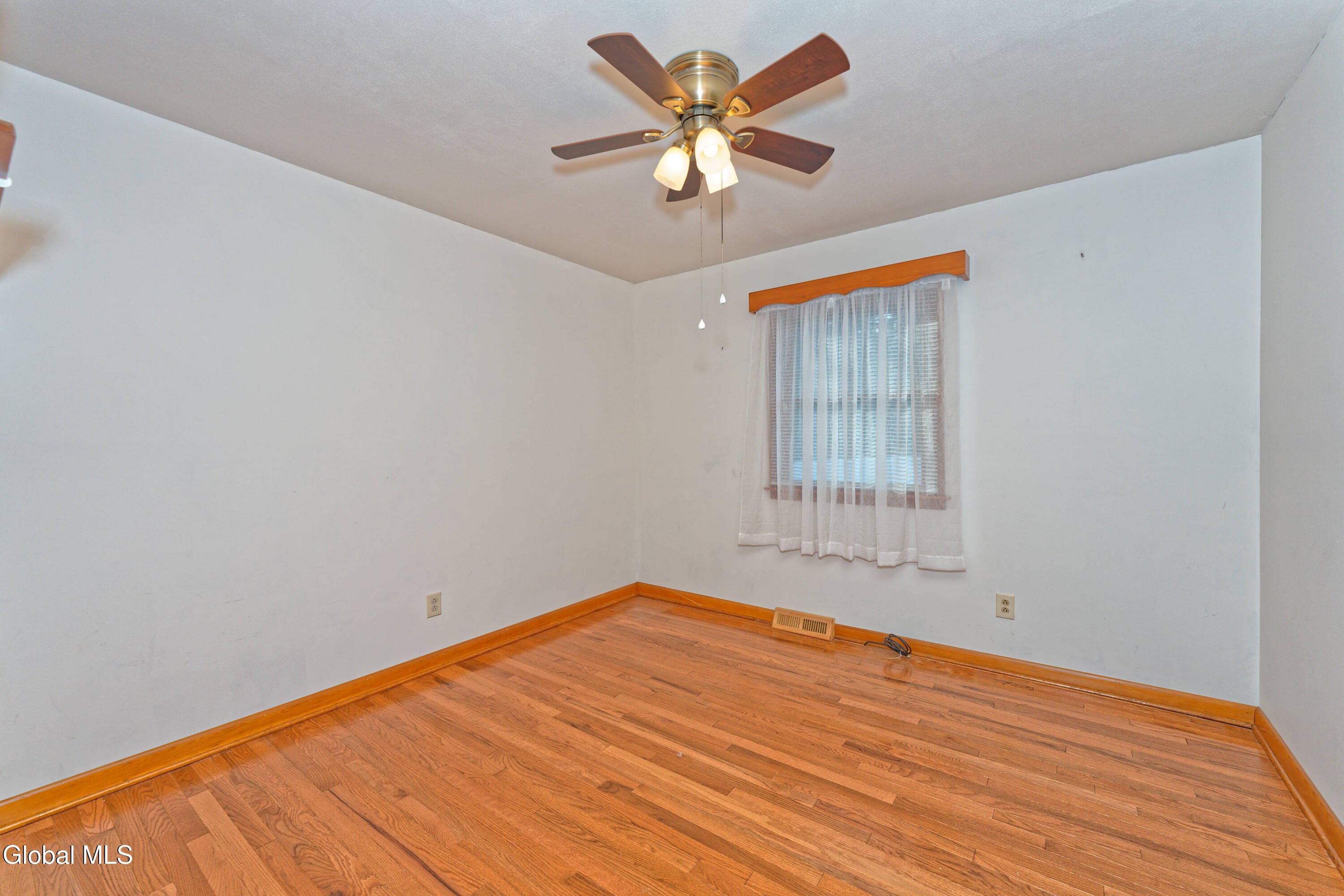 61 Latham Ridge Road Colonie, NY 12110 - Photo 23 of 53 6 Bedroom 1