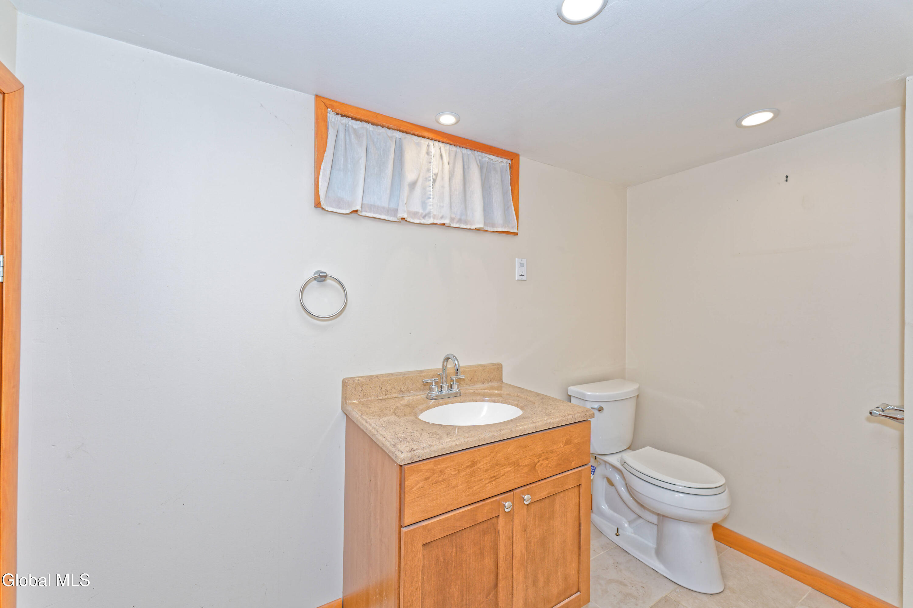 61 Latham Ridge Road Colonie, NY 12110 - Photo 31 of 53 7 Bathroom 3