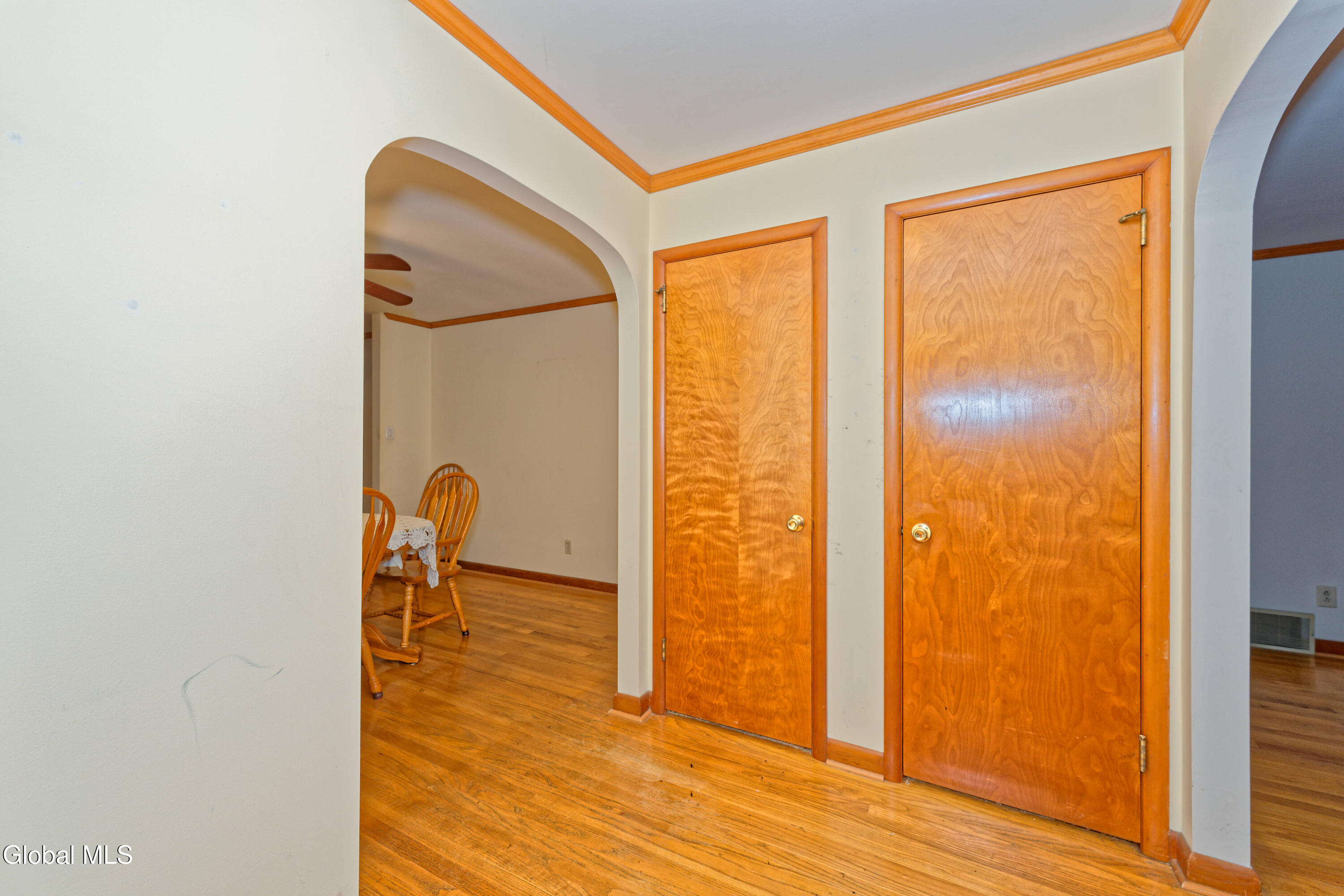 61 Latham Ridge Road Colonie, NY 12110 - Photo 6 of 53 1 Entryway 2
