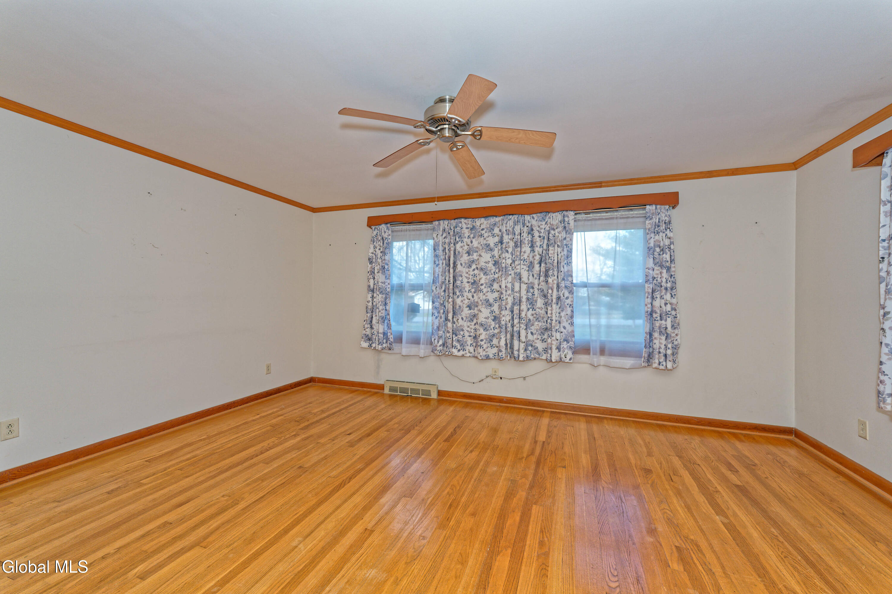 61 Latham Ridge Road Colonie, NY 12110 - Photo 8 of 53 2 Livingroom 2