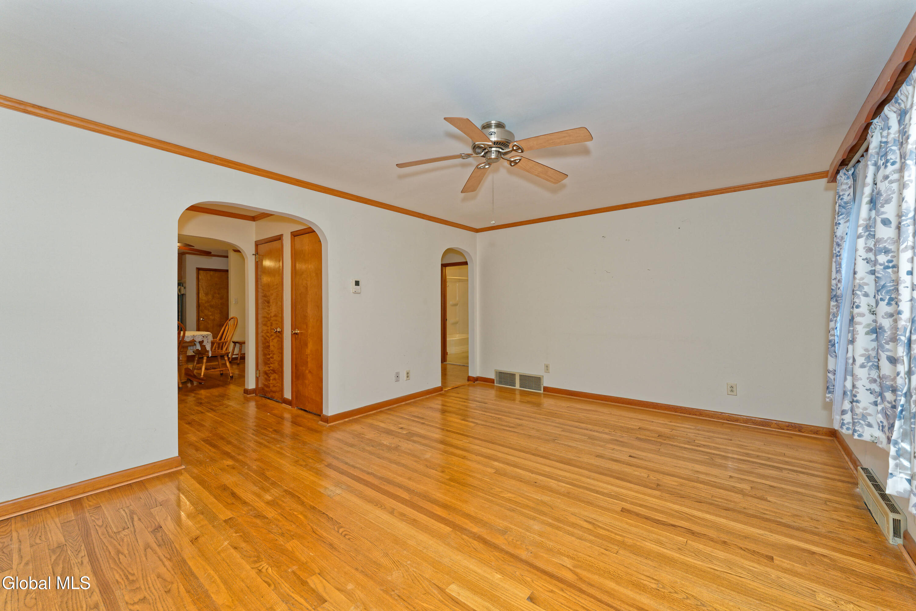 61 Latham Ridge Road Colonie, NY 12110 - Photo 9 of 53 2 Livingroom 3