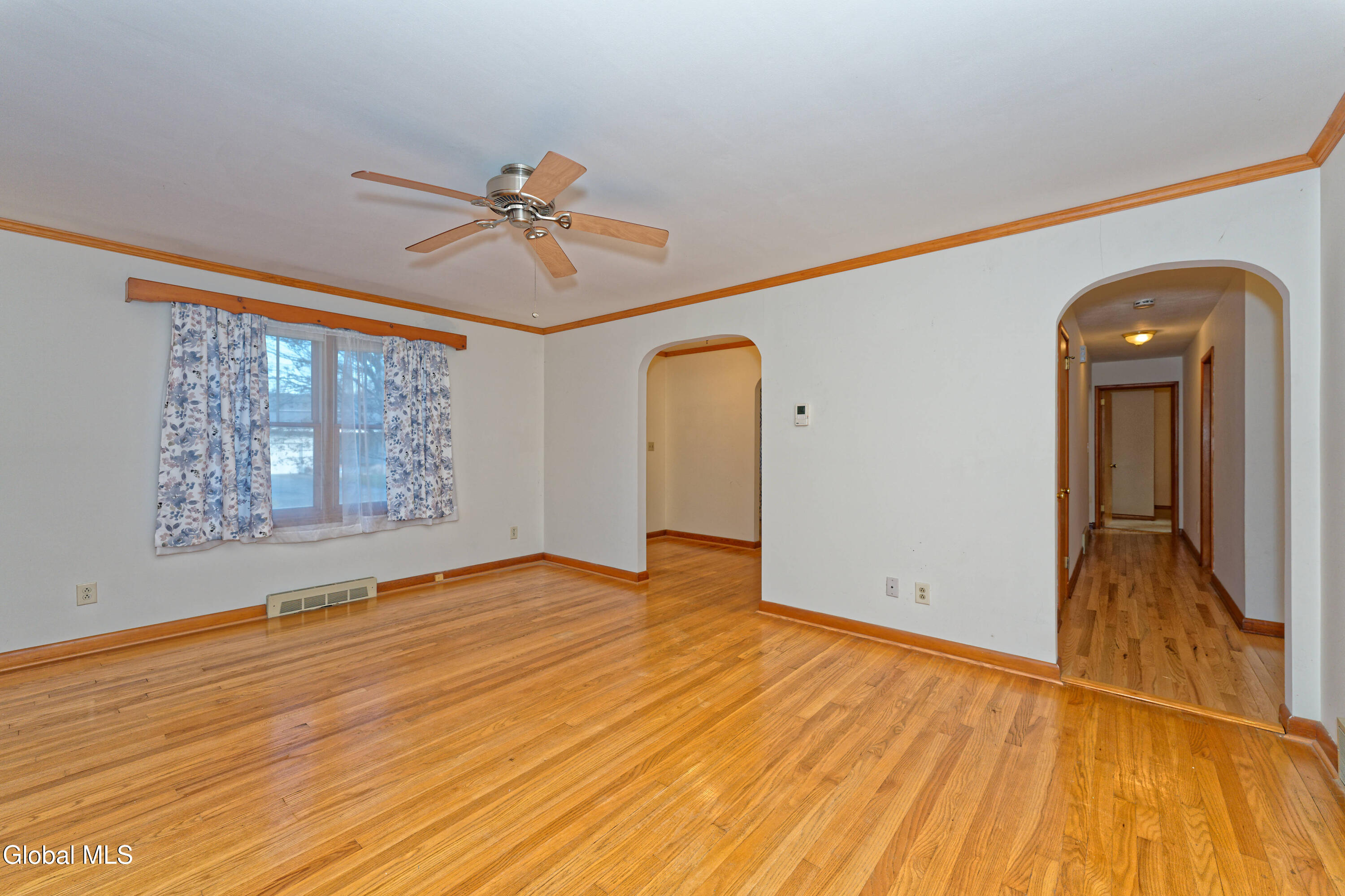 61 Latham Ridge Road Colonie, NY 12110 - Photo 10 of 53 2 Livingroom 4