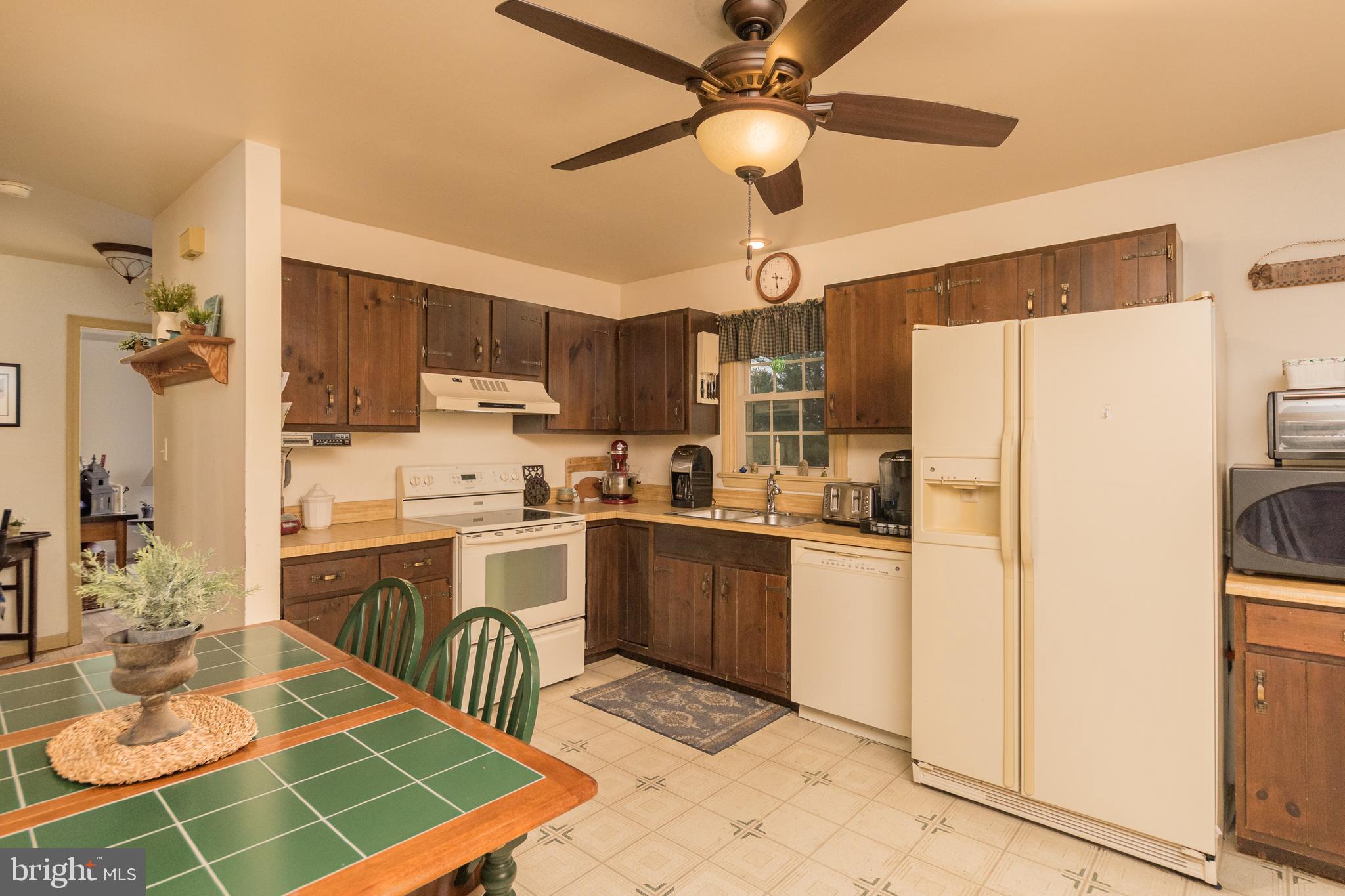 378 Delp Road Lancaster, PA 17601 - Photo 7 of 33 Gallery Image 7