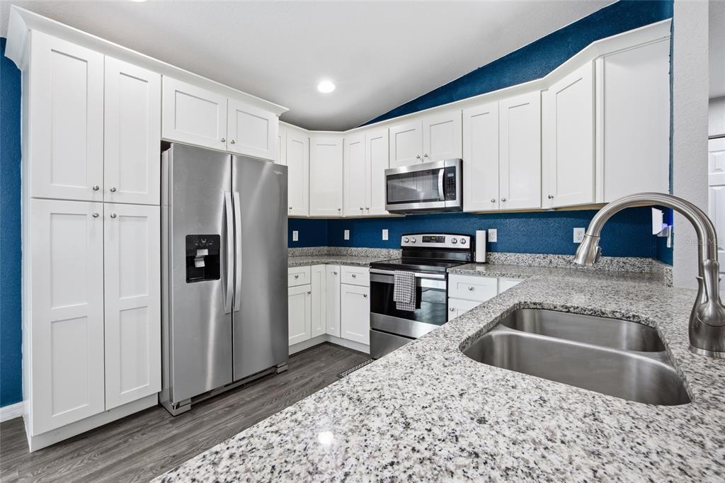 224 Fisher Road Ocklawaha, FL 32179 - Photo 10 of 34