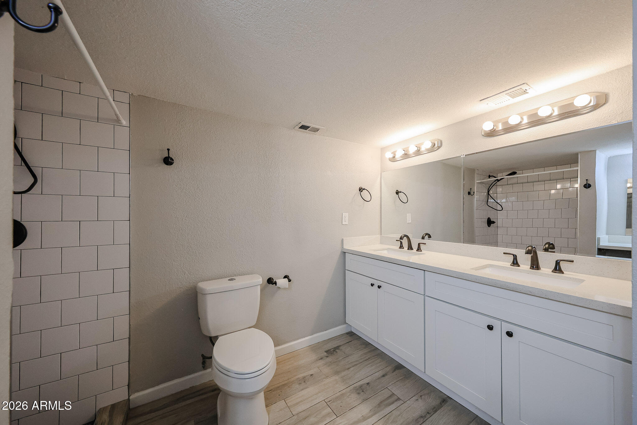 351 East Thomas Road, Unit D201 Phoenix, AZ 85012 - Photo 38 of 43