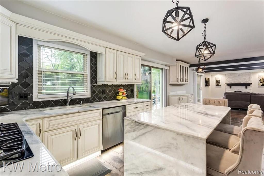 801 Bridgestone Drive Rochester Hills, MI 48309 - Photo 8 of 29